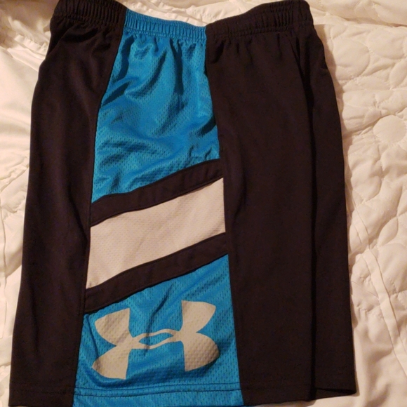 Bundle of Under Armour youth boys shorts - Picture 3 of 7